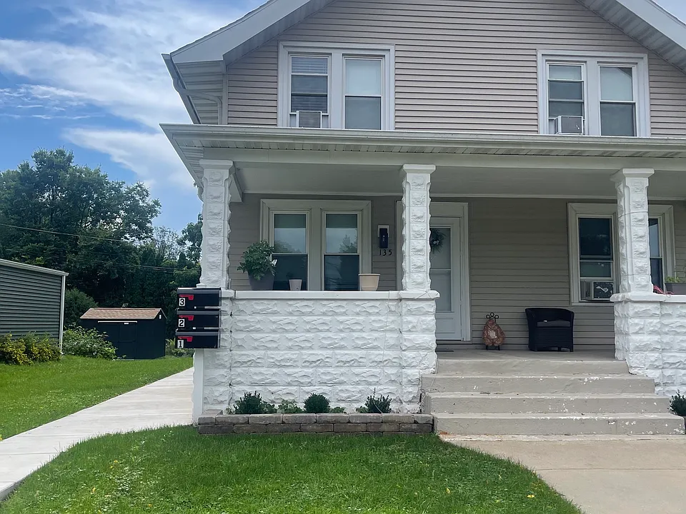 135 Lake St #2