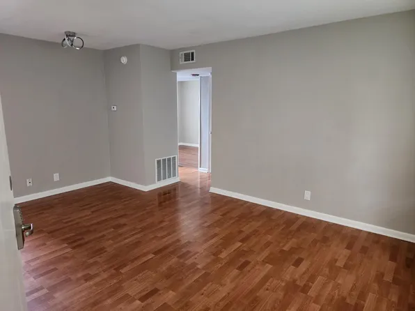 160 Thierman Ln APT 2, Louisville, KY 40207