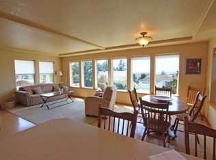 905 Bearberry Ln, Tillamook, OR