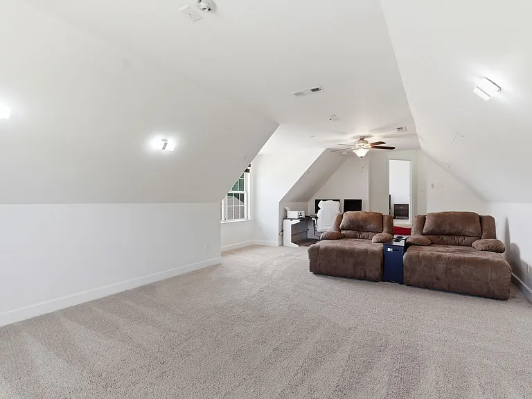 101 Corbin Ct — Photo 37