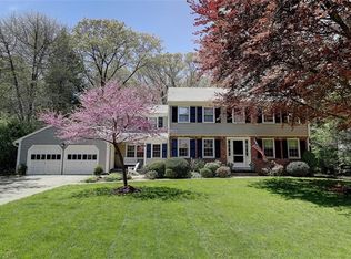 19 Wildflower Rd, Barrington, RI 02806