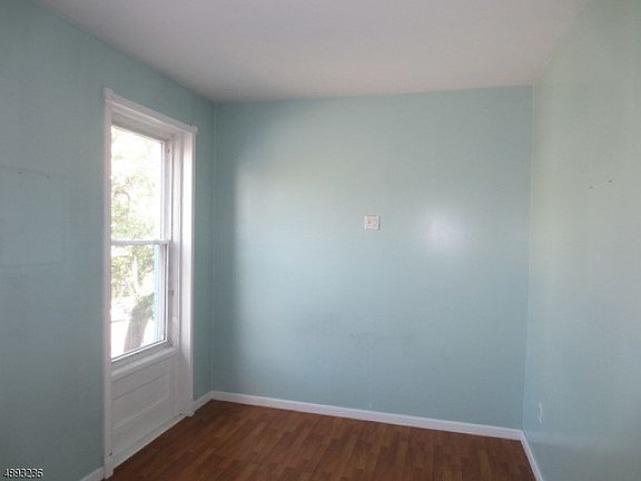 5th image of 450 Bloomfield Ave Unit 1