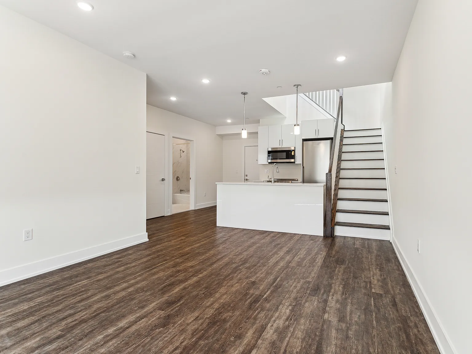 521 Lake — Photo 3