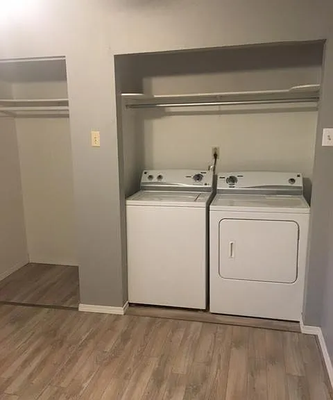 9126 Pique Dr — Photo 8