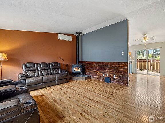 5th image of 942 Walker Avenue