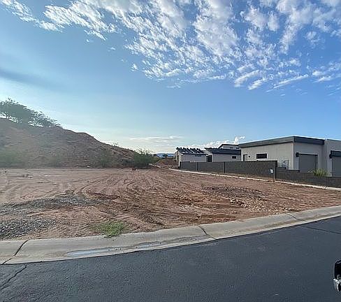 4th image of 224 Seven Palms Cir
