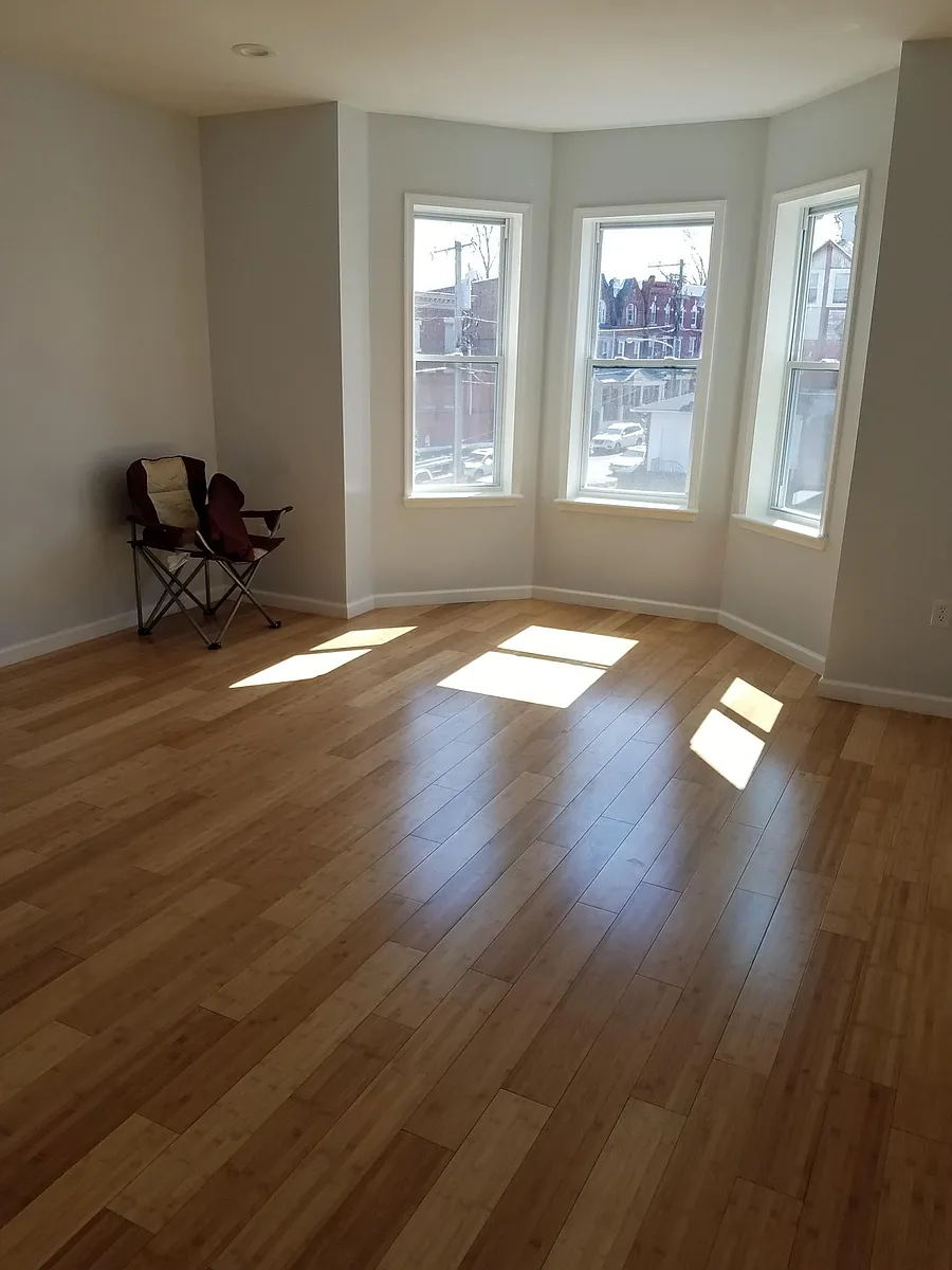 Building Photo - 4607 Wayne Ave #2