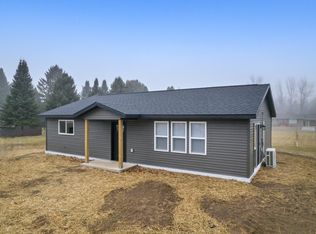 18 W 11th St, Buffalo City, WI 54622
