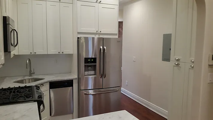 Rented by Elite NY Holdings | media 19