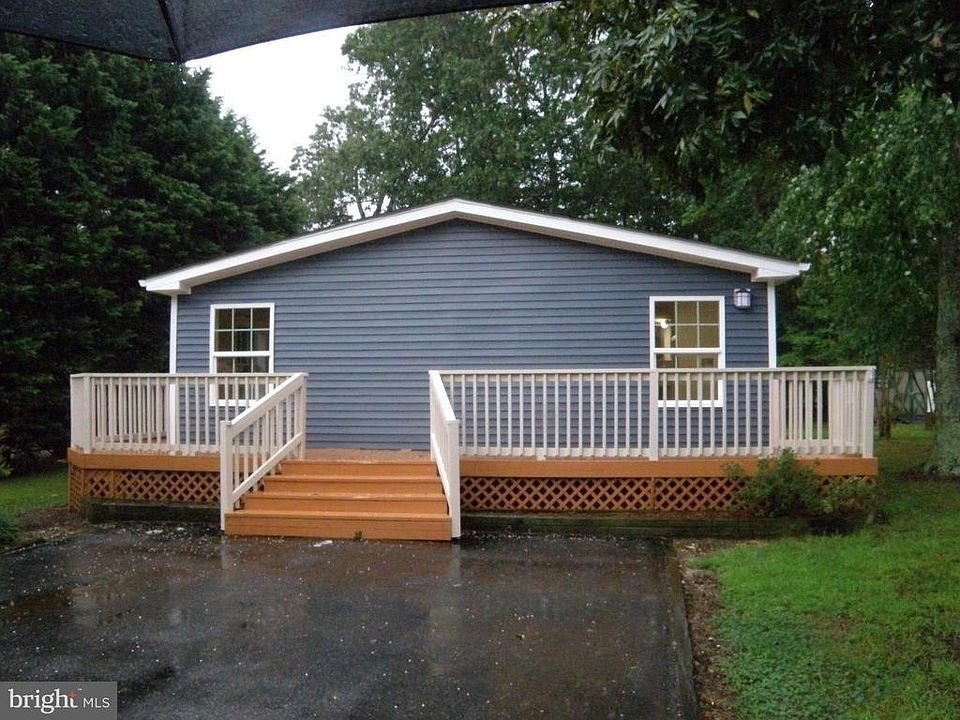 1st image of 164 White Pine Dr
