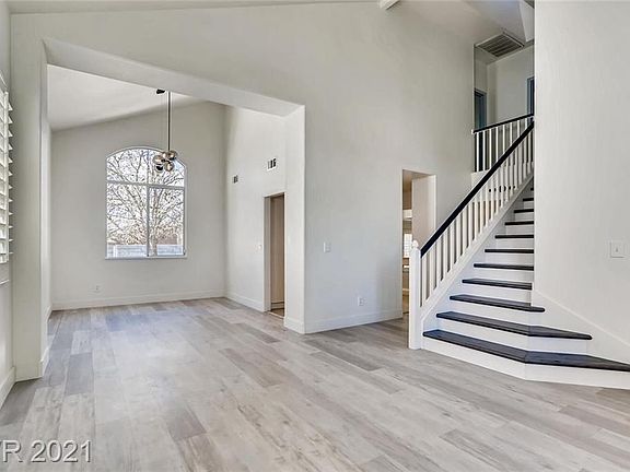 2nd image of 2200 Stone Pine Ct