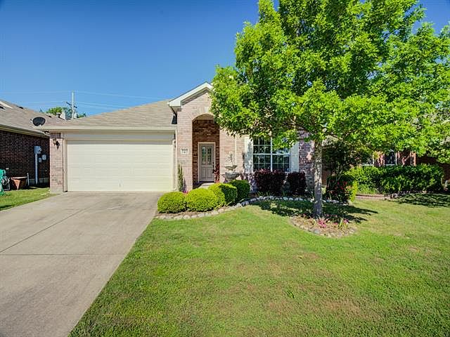 1st image of 727 Cedar Cove Dr
