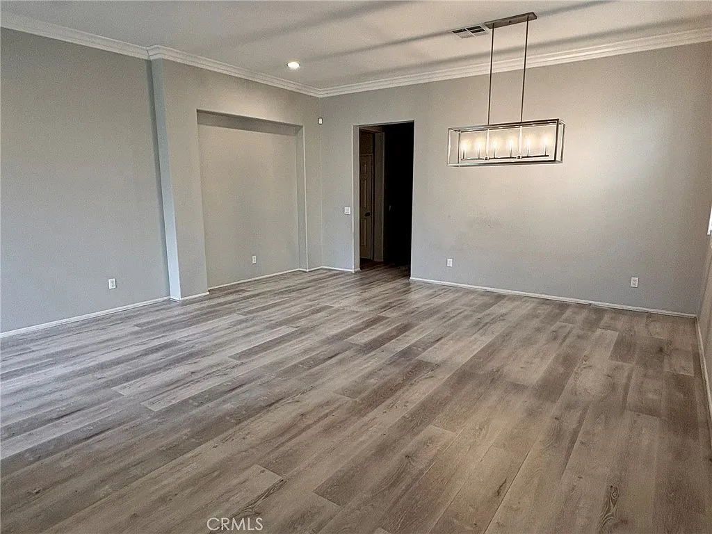 3 bed, 1994 sqft, $3,950 — Photo 4