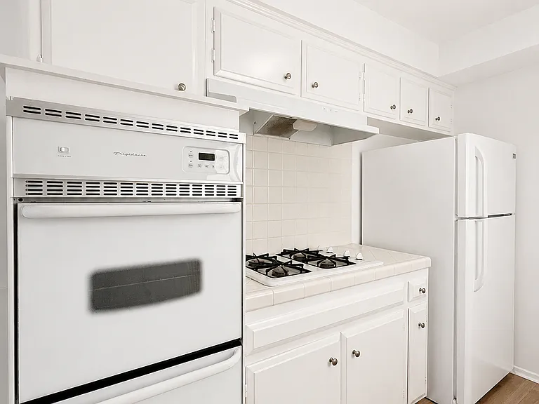 1027 N Ogden Dr #6 — Photo 5