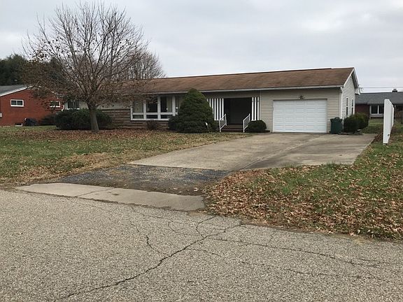 2nd image of 818 Campbell Dr