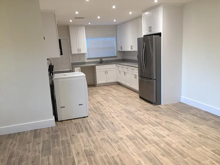 2511 W Violet St — Photo 11