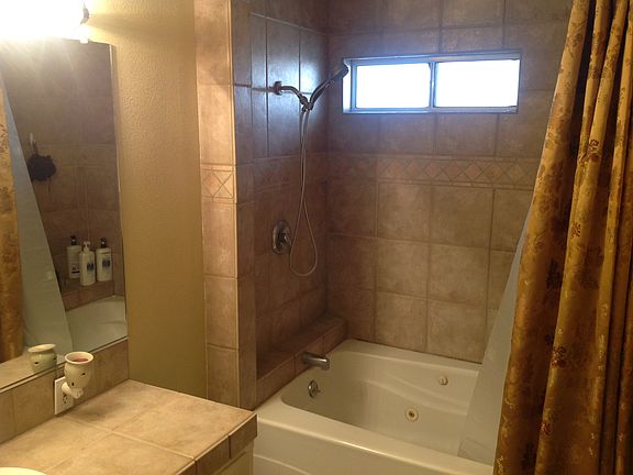 5th image of 942 W Sierra Madre Ave
