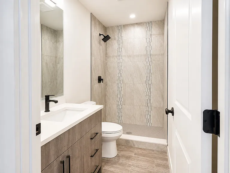 6530 S Champlain Ave #1 — Photo 3