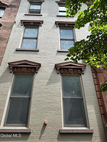 4th image of 341-345 Clinton Avenue