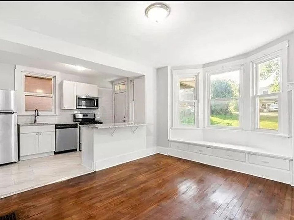 1st image of 1116 Bellaire Ave