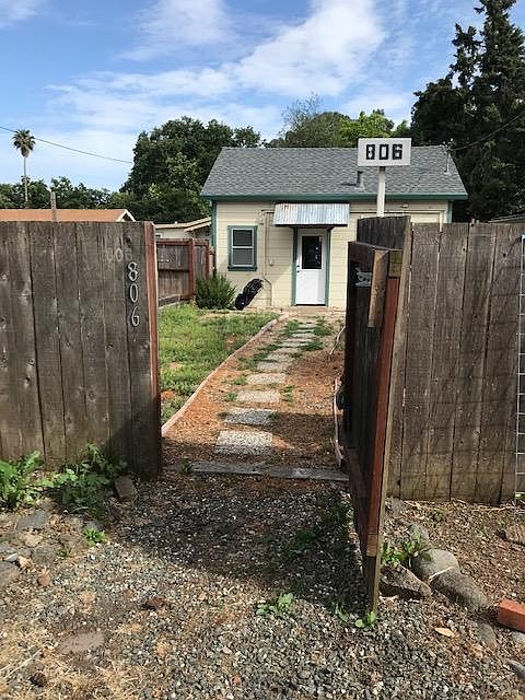 1st image of 806 Solano Ave