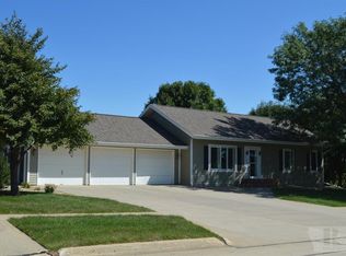 1101 6th St SE, Orange City, IA 51041