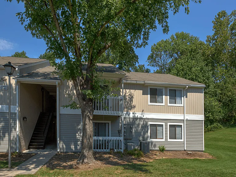 Eastchester Ridge Apartments — Photo 9