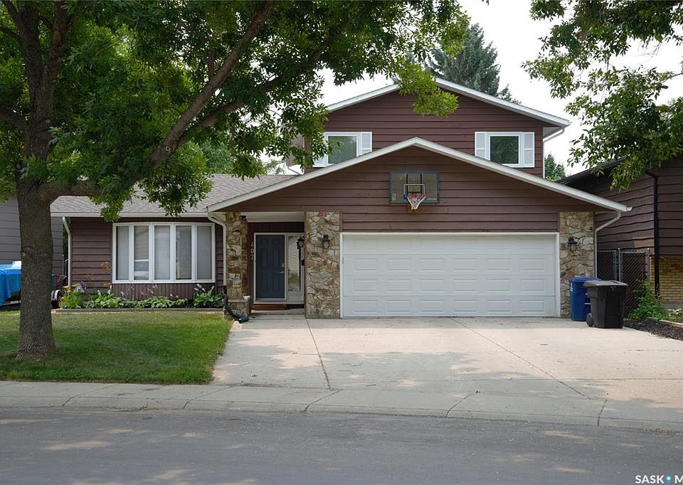 1st image of 407 Chitek CRESCENT