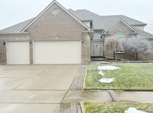 56285 Tournament Ln, Macomb, MI 48042