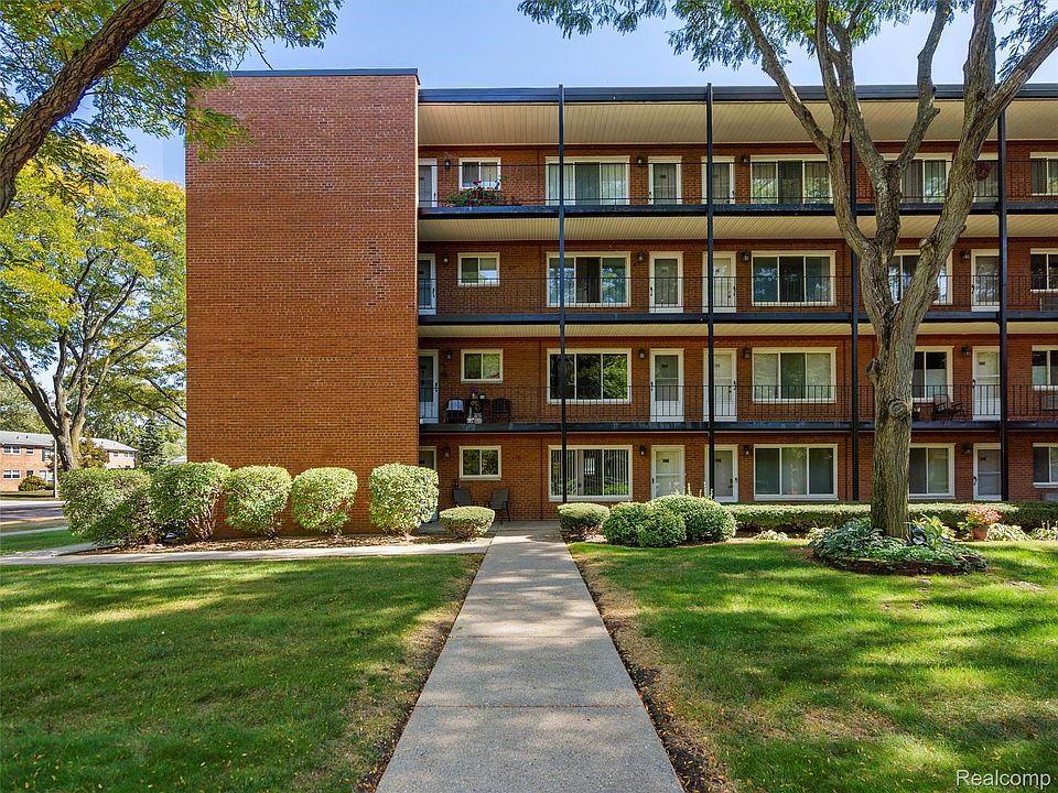 1st image of 2915 W 13 Mile Rd #Apt 101