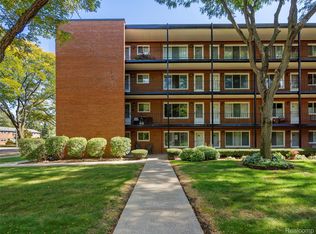 2915 W 13 Mile Rd #Apt 101, Royal Oak, MI 48073