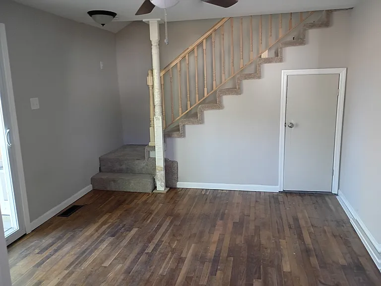 814 Allen Ave — Photo 3