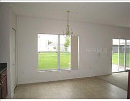 5th image of 411 Magpie Ct