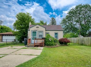 25148 Dodge St, Roseville, MI 48066