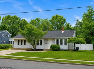 914 Aston Martin Dr, Lindenwold, NJ 08021