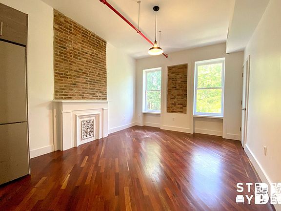 3rd image of 247 Jefferson Ave APT 7