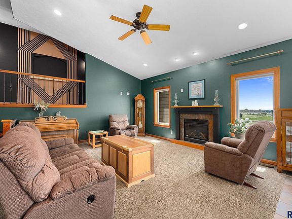 5th image of 1516 N Maynard Ln