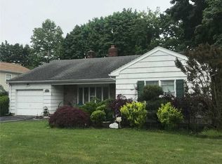 72 Monroe Ave, Massapequa, NY 11758
