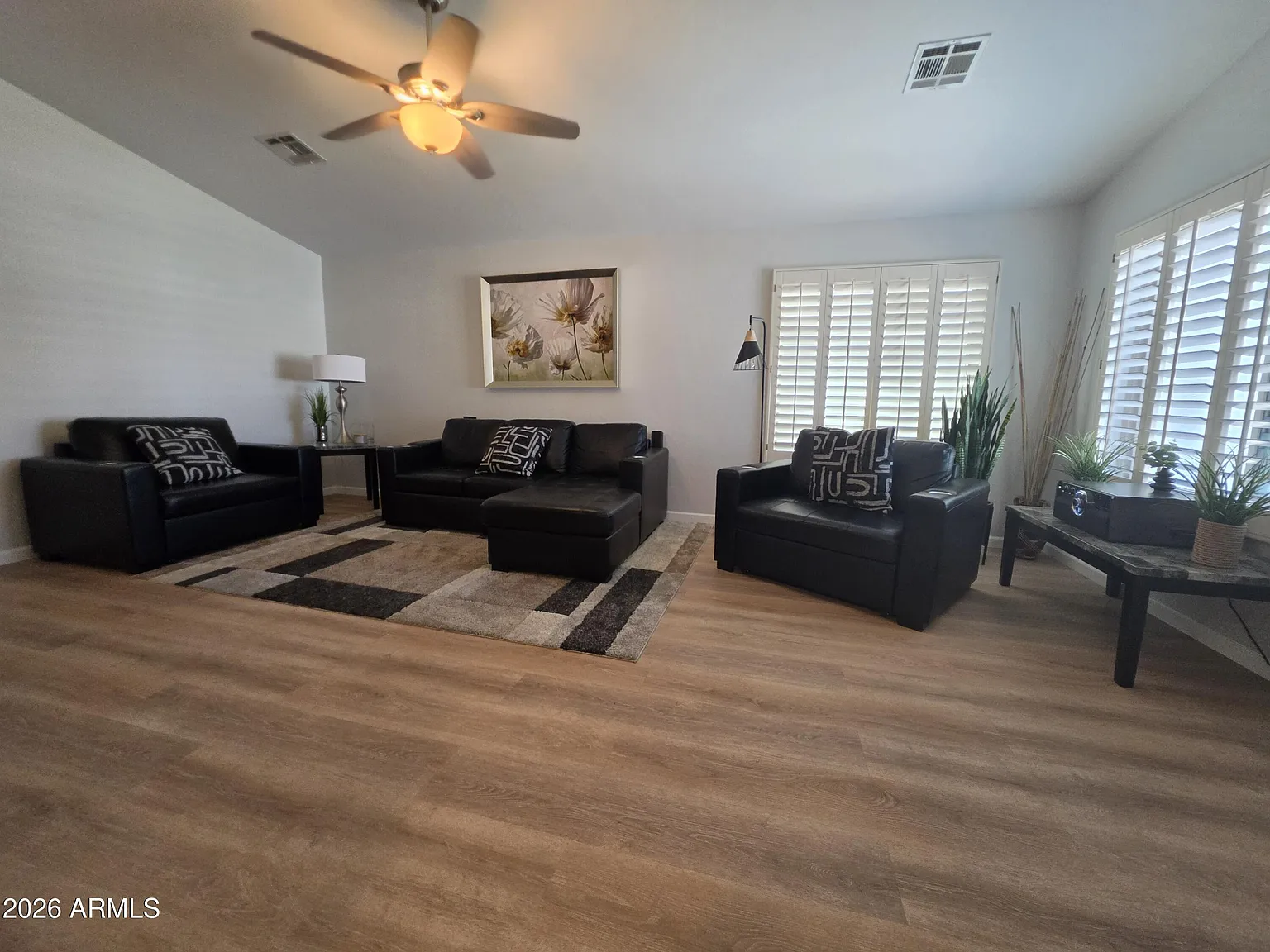 3 bed, 2.0 bath, 1251 sqft, $2,500 — Photo 3