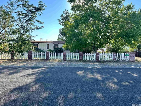 3905 Amber St, Silver Springs, NV 89429