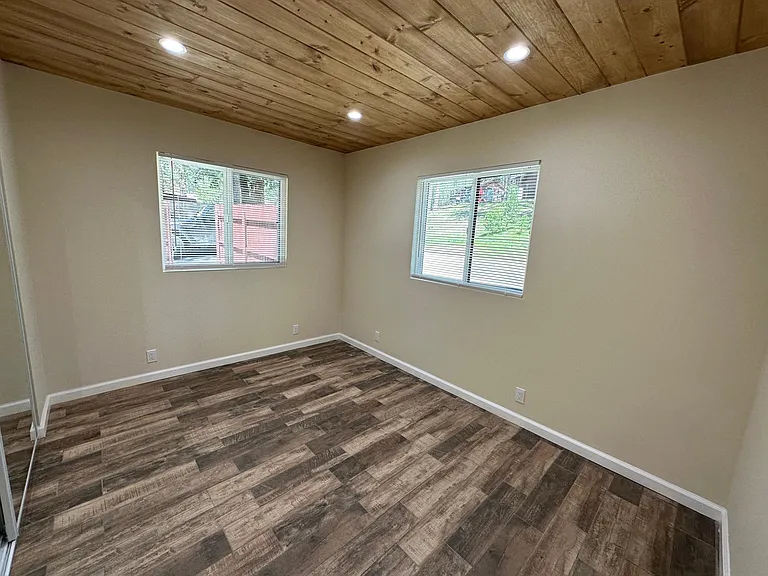 54078 Pine Crest Ave — Photo 14