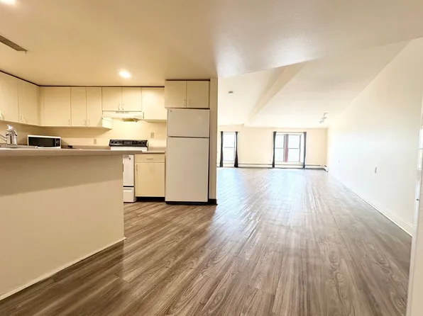 Dunlap Square-Bijou, 1722 Main St APT 201, Marinette, WI 54143