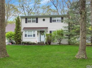 190 Jefferson Ave, Saint james, NY 11780