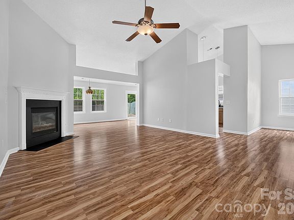 3rd image of 2003 Southwind Trail Dr