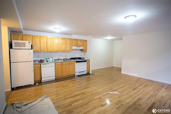 Rented by Oxford Property Group | media 38