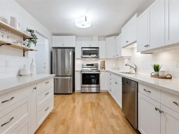 12142 122nd Ave #209, Pitt Meadows, BC V3Y 2K6
