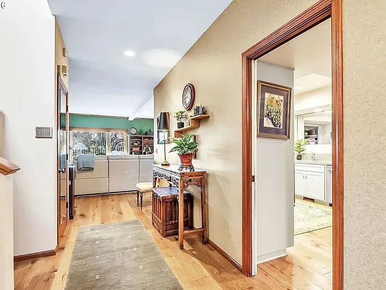 574 Wimbledon Ct — Photo 7