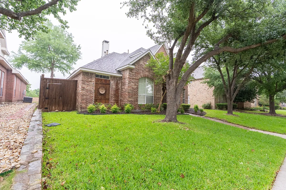 Building Photo - 3731 Charter Dr