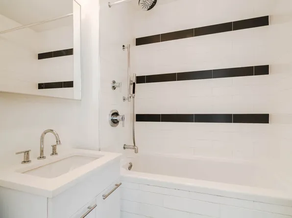 175 Kent Avenue image 18 of 39