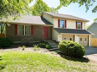 2119 Cambridge St, Leavenworth, KS 66048